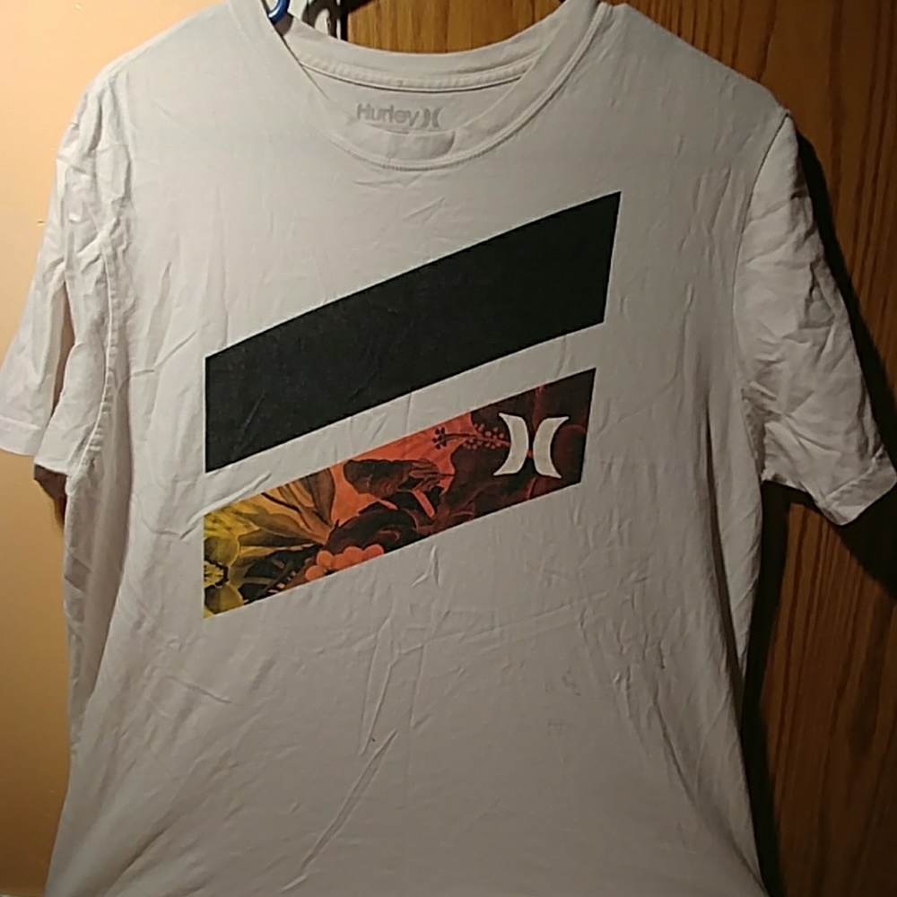 Hurley t-shirt